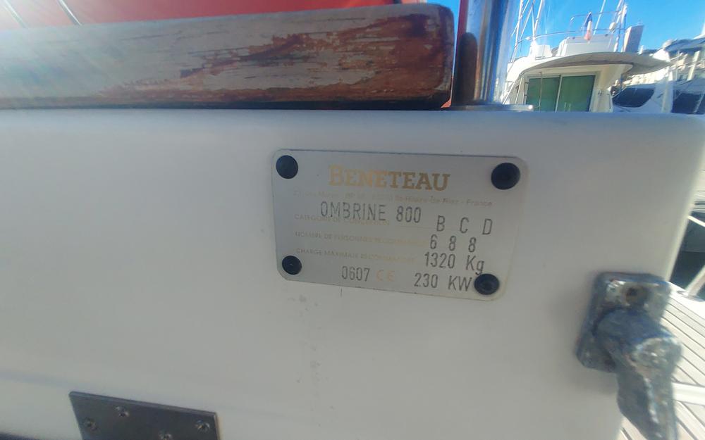 slider 16 Beneteau Ombrine 800