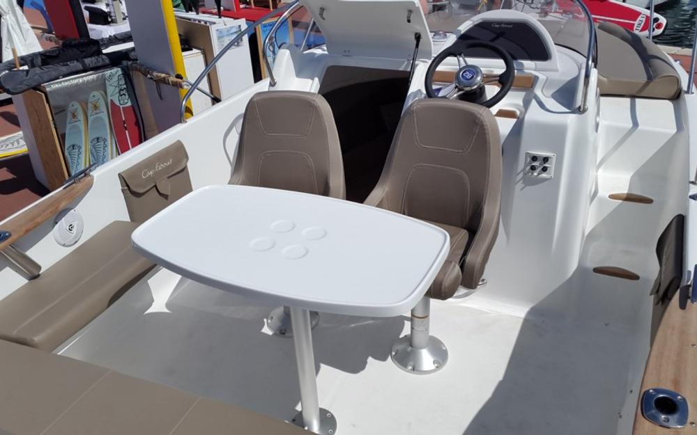 slider 1 B2 Marine Cap Ferret 672 Sun Deck Premium