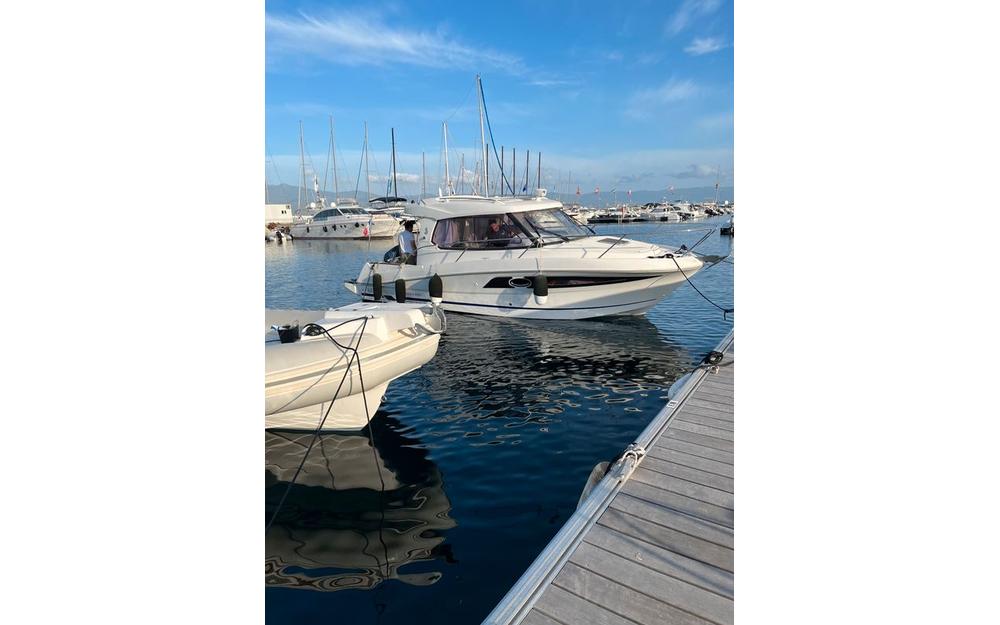 slider 0 Beneteau Antares 8.80