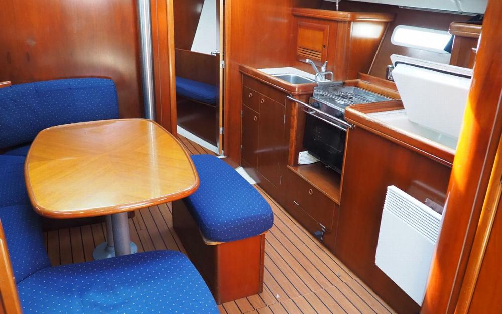 slider 6 Beneteau Oceanis 393 Clipper