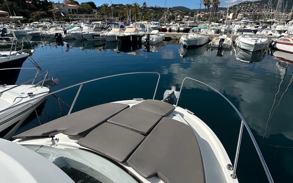 slider 10 Beneteau Antares 8 OB