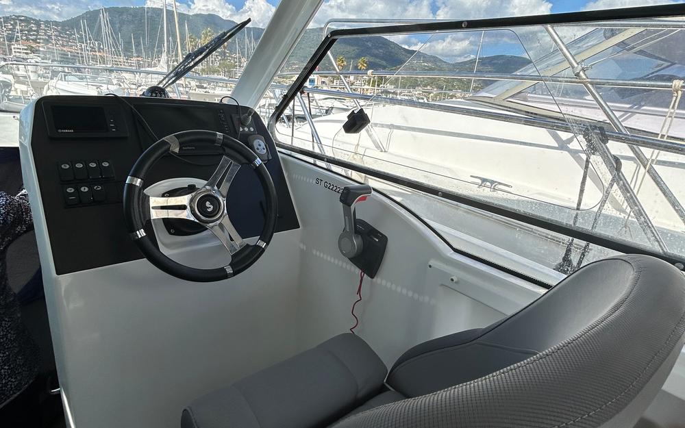 slider 14 Beneteau Antares 8 OB