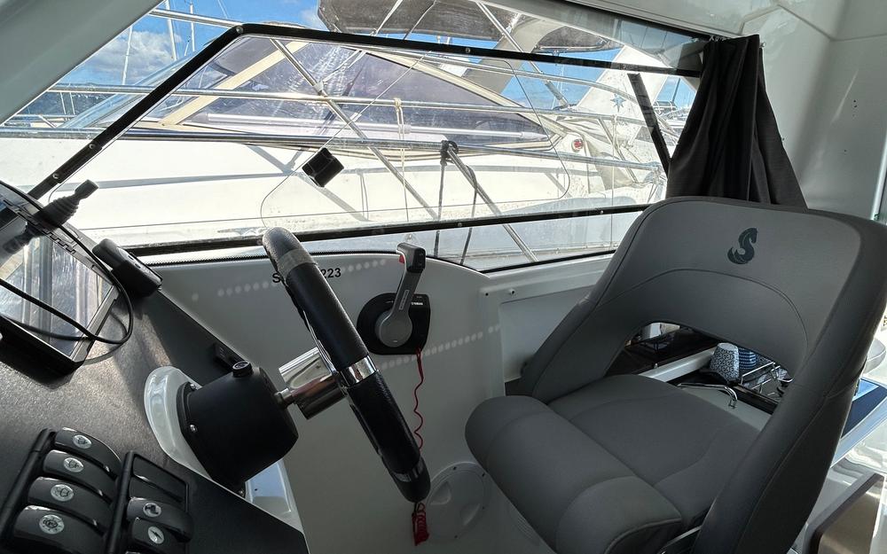 slider 3 Beneteau Antares 8 OB