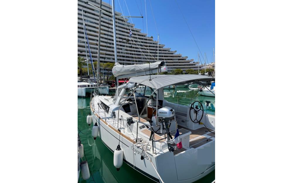 slider 1 Beneteau Oceanis 38.1