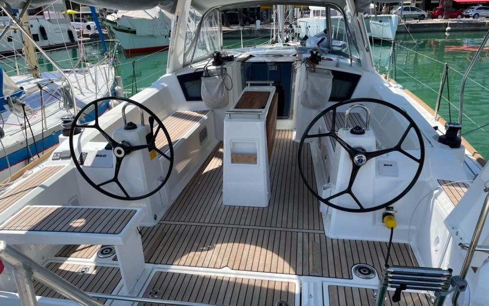 slider 2 Beneteau Oceanis 38.1